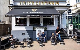 Hajo'S Germania Lodge & Irish Pub