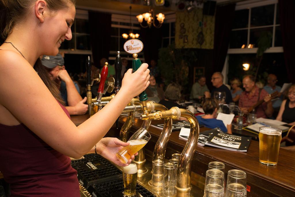 Hajo'S Germania Lodge & Irish Pub Rüdesheim am Rhein Dış mekan fotoğraf