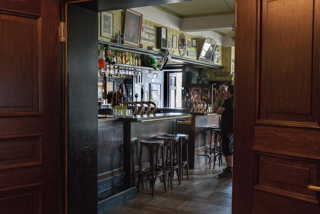 Hajo'S Germania Lodge & Irish Pub Rüdesheim am Rhein Dış mekan fotoğraf